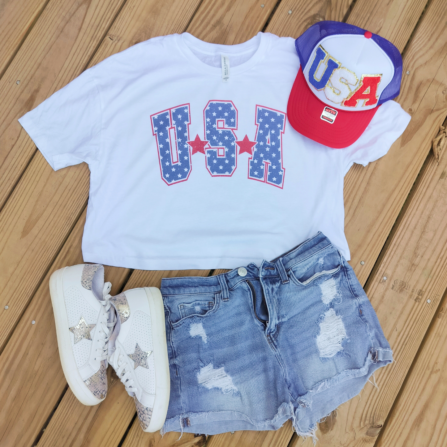 USA Flowy Cropped Tee – Patriotic July 4th Graphic Crop Top
