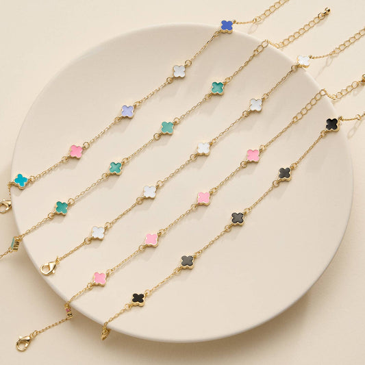 Gold Clover Charm Bracelet – Elegant Dainty Chain with Enamel Accents