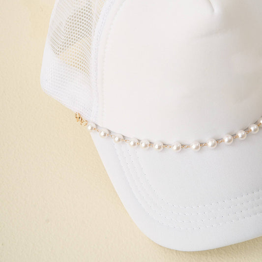 ✨ Dainty Pearl Hat Chain – Gold Trucker Hat Accessory