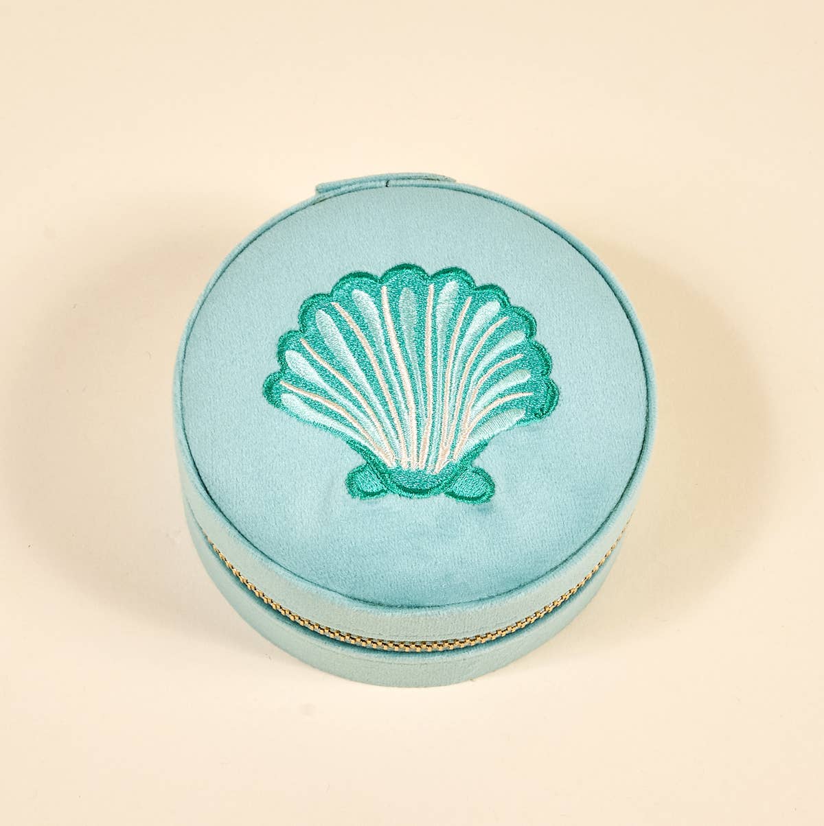 Round Velvet Jewelry Case–Seashell
