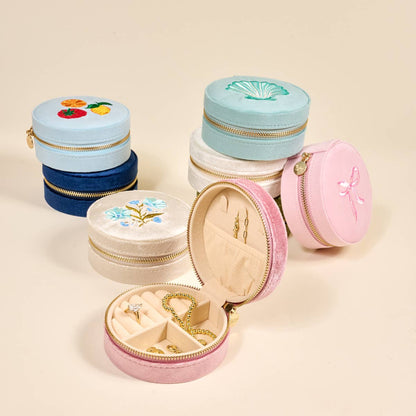 Round Velvet Jewelry Case–Seashell